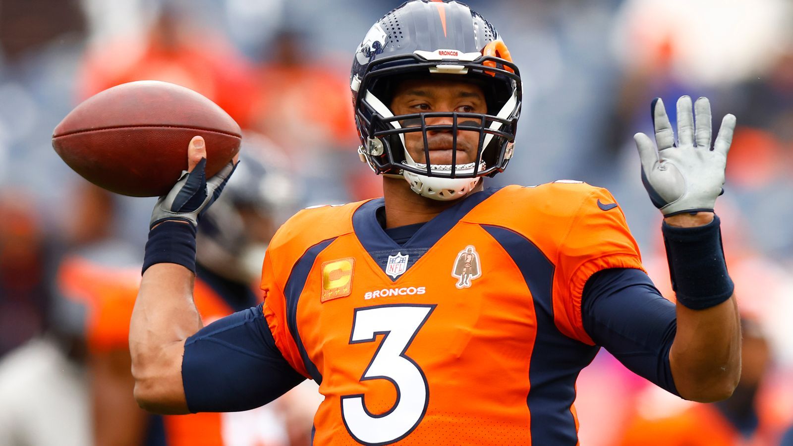 <strong>Platz 7 (geteilt): Russell Wilson - 50 Millionen</strong><br>Vertragsvolumen: 242,6 Millionen<br>Vertragslaufzeit: 5 Jahre<br>Jahr der Unterschrift: 2022<br>Position: Quarterback<br>Team: Denver Broncos