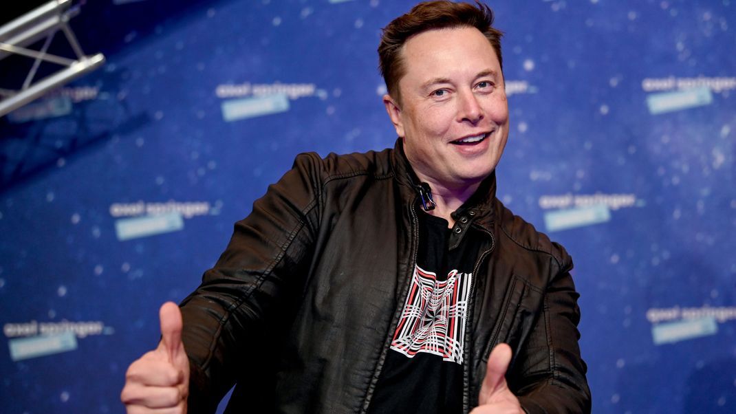 Elon Musk will mit seiner Plattform X auch YouTube und LinkedIn Konkurrenz machen.