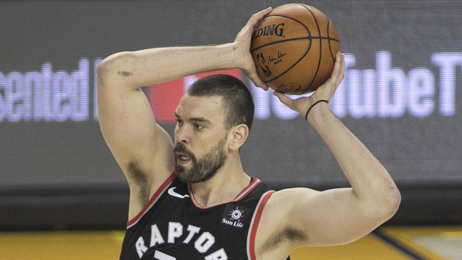 
                <strong>Platz 4: Marc Gasol (Toronto Raptors)                   </strong><br>
                22.642.350 US-Dollar
              