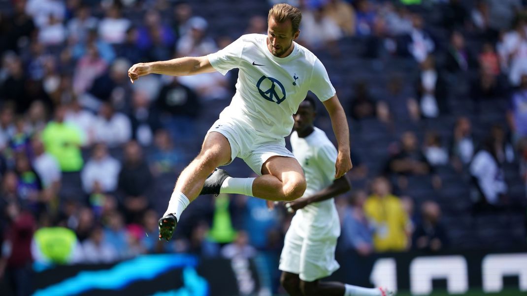Laut einem englischen Medienbericht lässt Tottenham seinen Starspieler Harry Kane zum FC Bayern München ziehen. 
