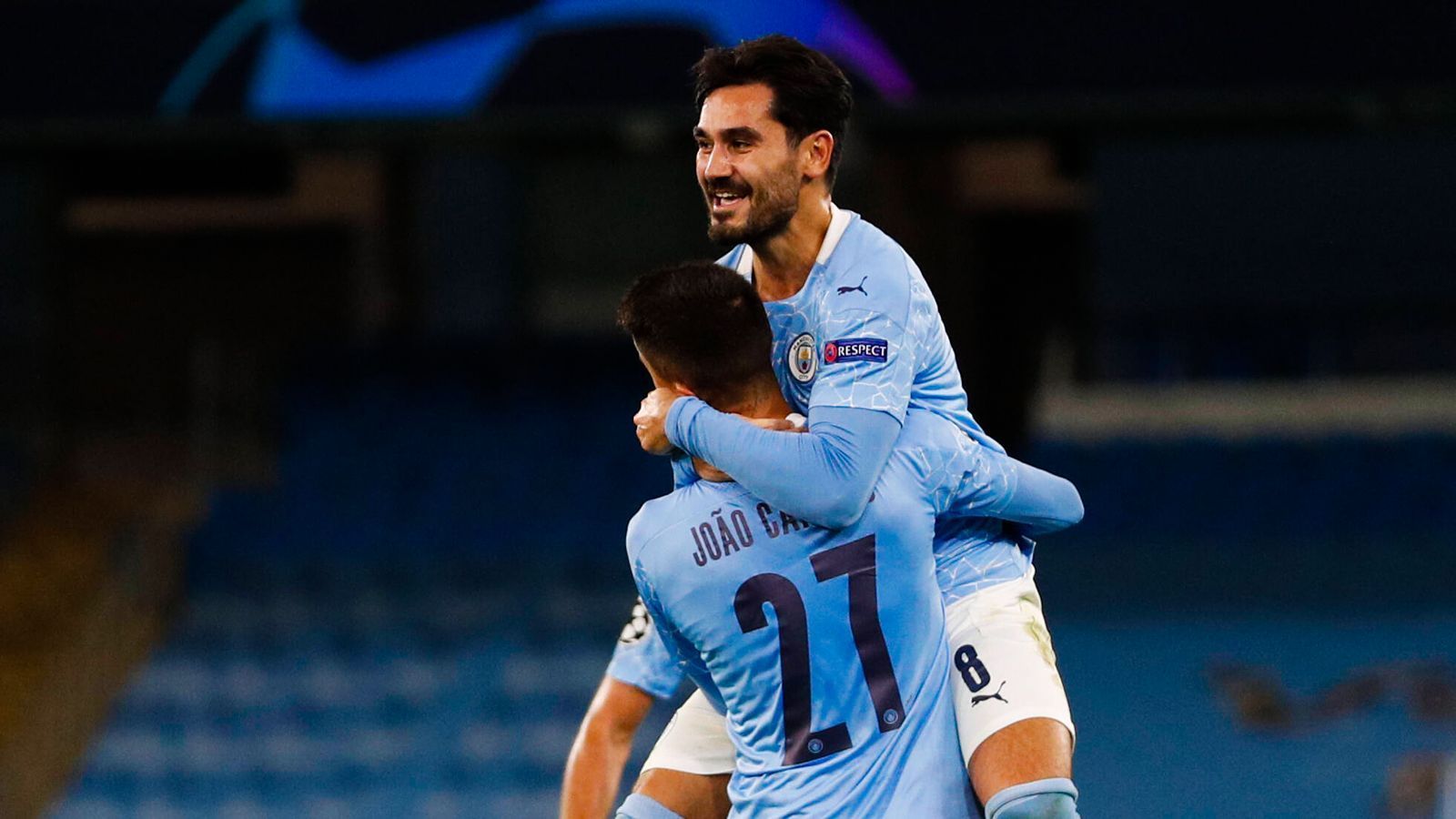 
                <strong>Ilkay Gündogan (Manchester City)</strong><br>
                Auch Ilkay Gündogan musste aufgrund einer Corona-Infektion eine Zeit lang kürzertreten. In der Premier League startete er nur sechsmal, in der Champions League lief es dagegen besser. Der 30 Jahre alte Mittelfeldmotor durfte in fünf Partien von Anfang an auflaufen und erzielte dabei zwei Tore. Am Ende stand der souveräne Einzug ins Achtelfinale. Dennoch kann auch er sich steigern, Gündogan wartet in der laufenden Saison zum Beispiel noch auf seinen ersten Assist.ran.de Note: 4
              