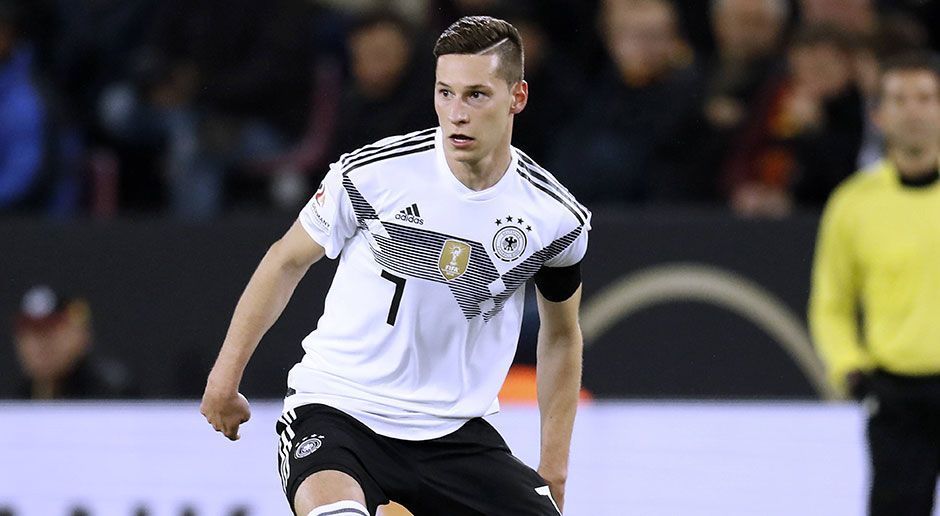 
                <strong>4. Julian Draxler</strong><br>
                Bei der WM in Brasilien kam Julian Draxler gerade einmal eine Viertelstunde zum Einsatz. Seither hat sich viel getan. 20 Mal trug er in das Trikot der Nationalmannschaft. Beim Confed Cup im vergangenen Jahr wurde Draxler sogar zum Spieler des Turniers gewählt. 
              