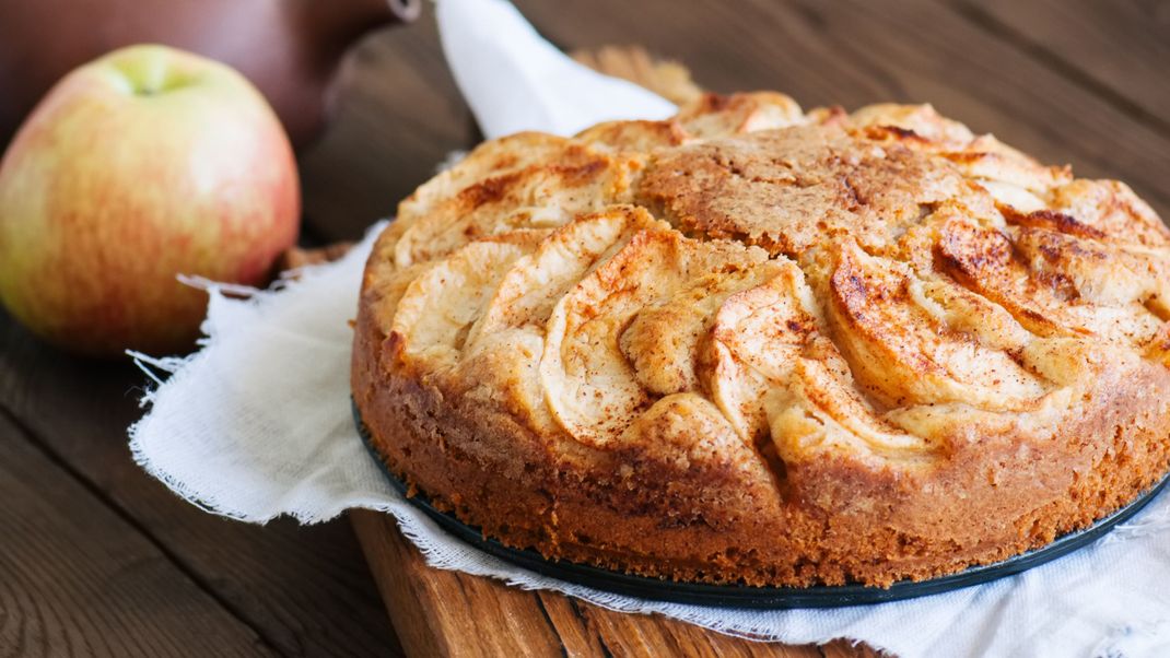 Du möchtest einen klassischen Apfelkuchen ohne tierische Produkte genießen? Kein Problem!