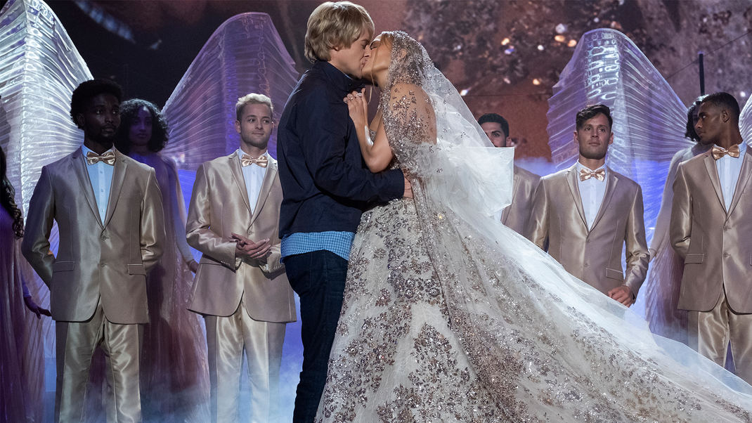 Owen Wilson und Jennifer Lopez in der modernen Lovestory "Marry Me - Verheiratet auf den ersten Blick".