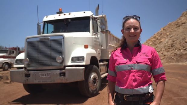 Sam - Trucker Babe in Australien