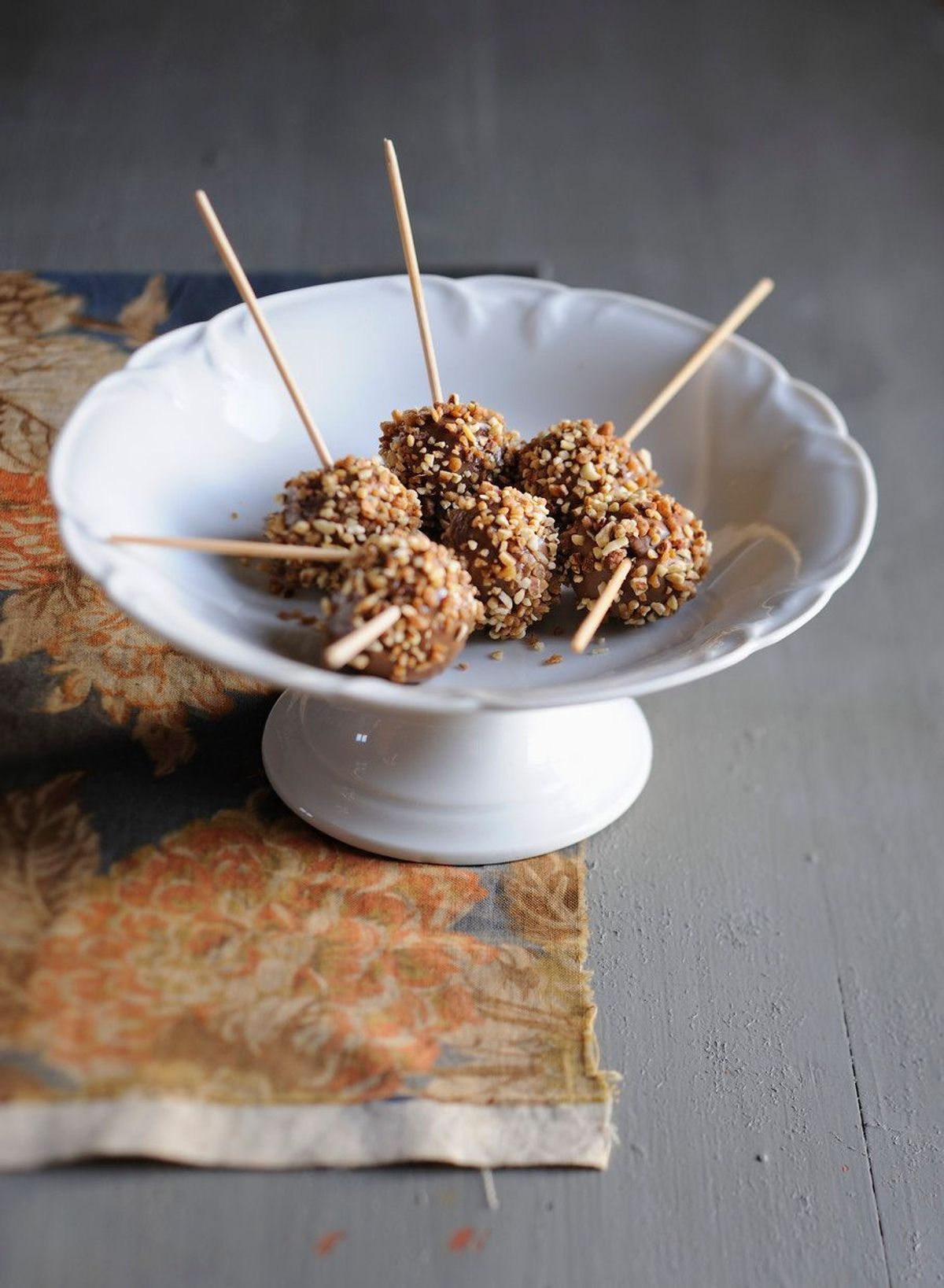 Enie backt: Rezept-Bild Cake-Pops mit Mandeln