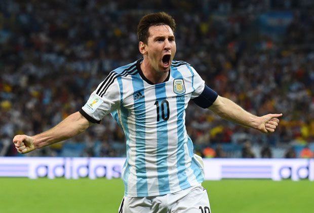 
                <strong>Lionel Messi - Platz 7 (32,5 km/h)</strong><br>
                Der argentische Superstar Lionel Messi bringt zumindest 32,5 km/h auf den Rasen - und wird damit Siebter.
              