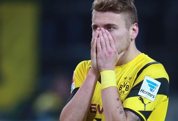 
                <strong>FLOP: Dortmunder Offensive</strong><br>
                Ein Abend zum Vergessen für Borussia Dortmund. Gegen den FC Augsburg setzt es die nächste Niederlage. Vor allem offensiv enttäuscht der BVB auf ganzer Linie, erspielt sich wenige Chancen - und versiebt die wenigen kläglich.
              
