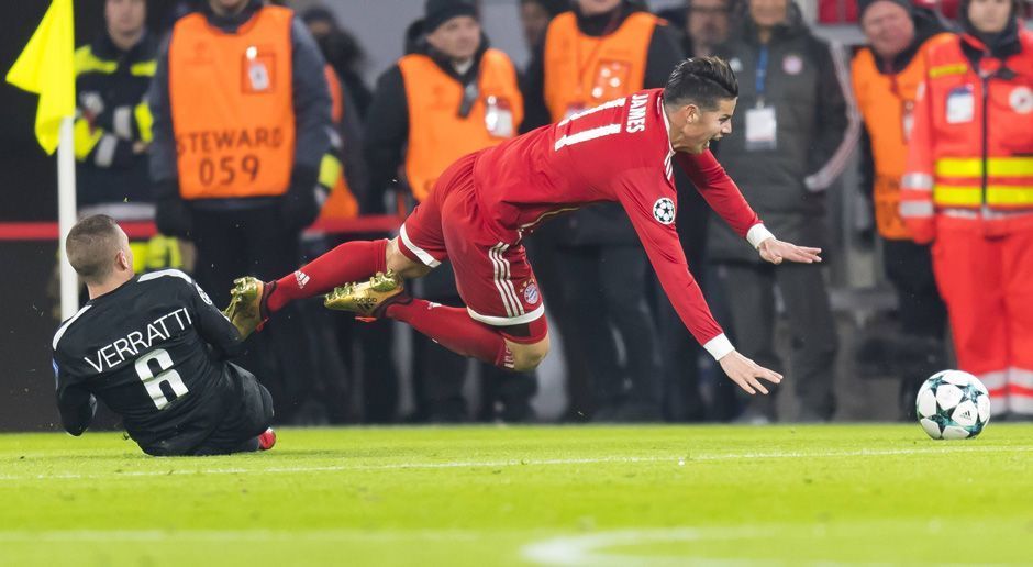 
                <strong>James Rodriguez</strong><br>
                Soll gegen PSG auf der Zehn für Kreativität sorgen, weicht aber bei schnellen Münchner Angriffen immer wieder auf den linken Flügel aus – wie auch erfolgreich vor dem 1:0 der Bayern. Bereitet mit einer Traumflanke das 2:0 vor. Läuferisch stark, arbeitet viel mit nach hinten und holt sich aus der eigenen Hälfte die Bälle. Wird in der 83. Minute durch Vidal ersetzt. ran-Note: 1
              