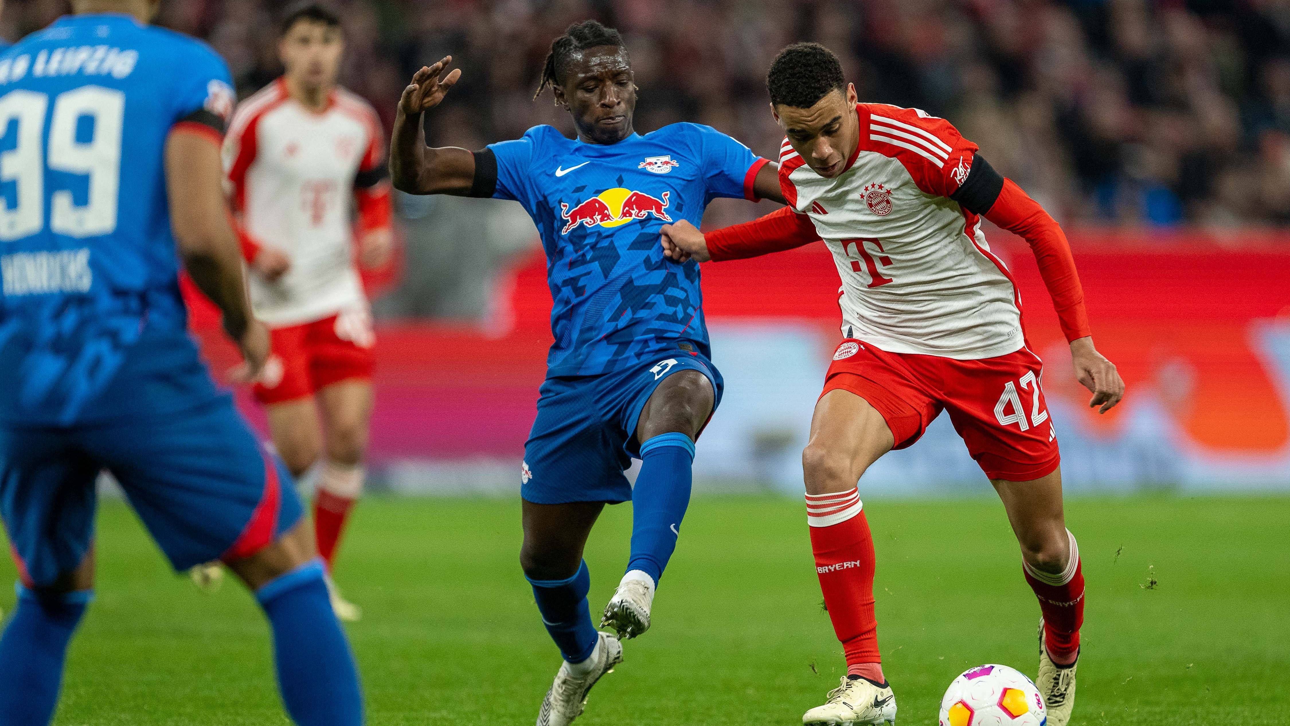 <strong>Amadou Haidara (RB Leipzig)</strong> <br>Haidara übernimmt den etwas offensiveren Part im zentralen Mittelfeld der Leipziger. Der Malier überzeugt mit guter Pass- und Zweikampfquote, kurz nach der Halbzeit prüft er Neuer mit einem wuchtigen Schuss. Wird in der Schlussphase ausgewechselt. <strong><em>ran</em></strong>-Note: 3