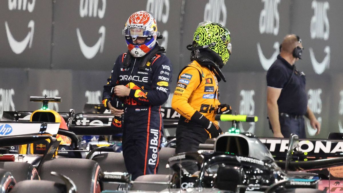 12.04.2025, Bahrain International Circuit, Sakhir, Formula 1 Gulf Air Bahrain Grand Prix 2025 ,im Bild Max Verstappen (NLD), Oracle Red Bull Racing, Lando Norris (GBR), McLaren F1 Team (Photo by Ha...
