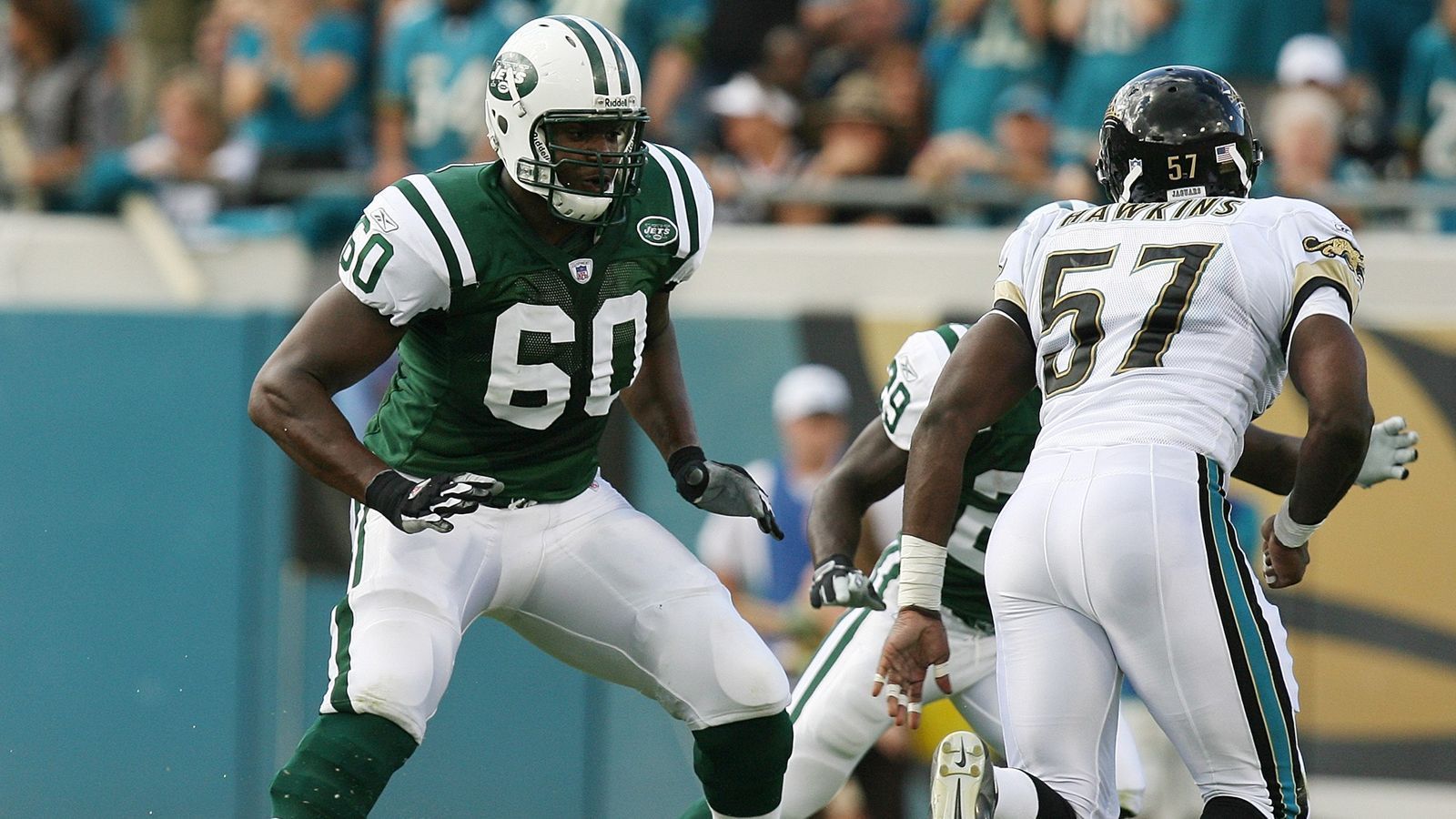 
                <strong>D’Brickashaw Ferguson (Offensive Tackle)</strong><br>
                Auch D'Brickashaw Ferguson spielte in der NFL nur für ein Team. Die New York Jets drafteten den Left Tackle 2006 an der vierten Stelle und holten sich damit einen verlässlichen Beschützer für die blinde Seite ihrer (zahlreichen) Quarterbacks. Bis zu seinem Karriereende 2016 verpasste Ferguson kein einziges Spiel und wurde dreimal in den Pro Bowl gewählt.
              