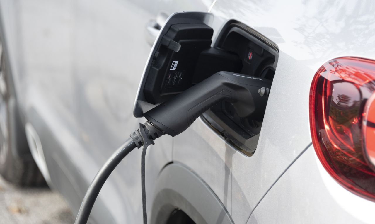 Auch grüne Technik braucht Seltene Erden: In Elektroautos arbeiten Nickel-Metallhydrid-Akkus mit Lanthan. 