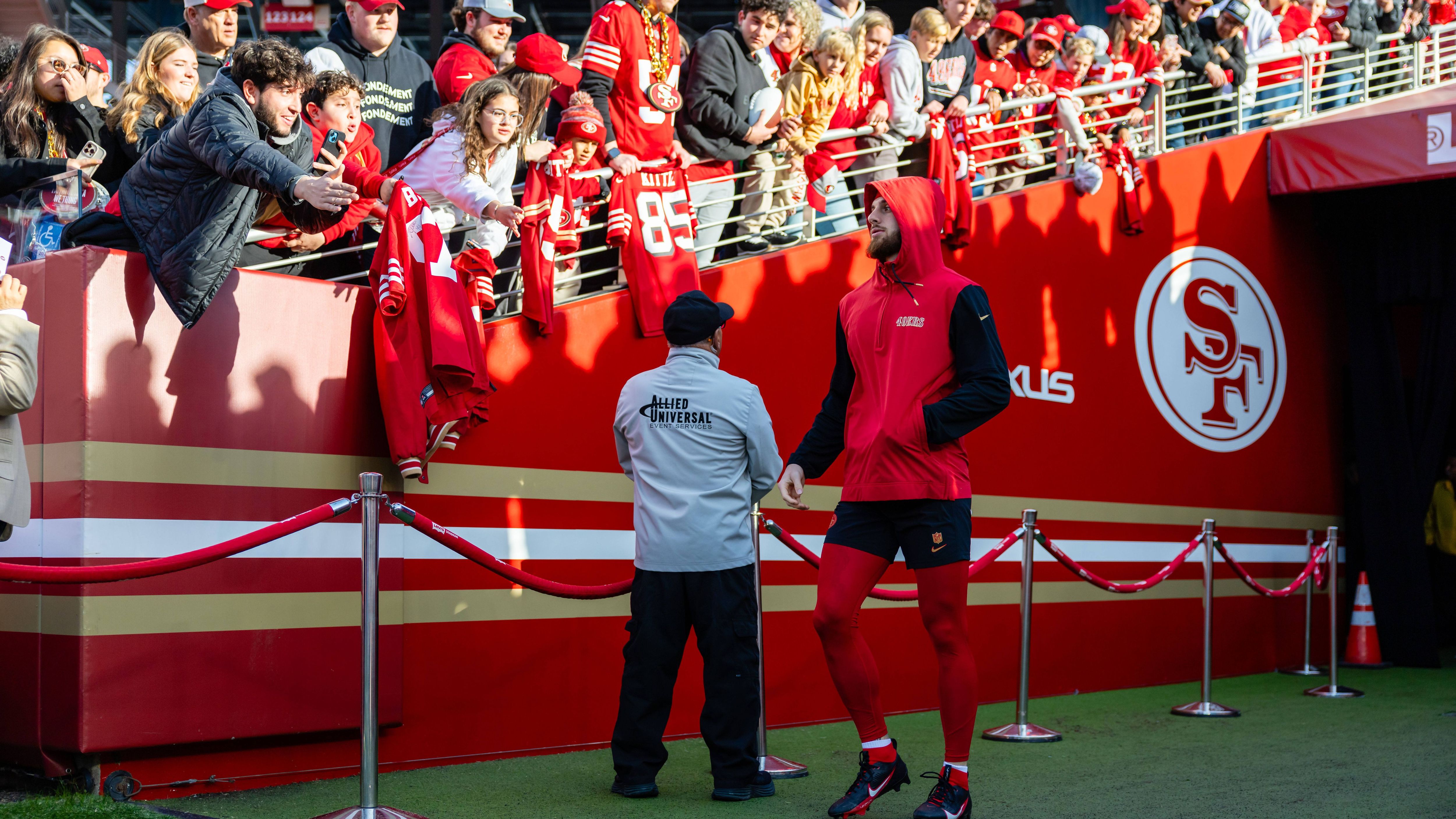 <strong>San Francisco 49ers</strong><br> Die traditionsreichen und auch in Deutschland sehr populären 49ers haben sich international zuletzt eher rar gemacht und blieben lieber in ihrer Bay Area.