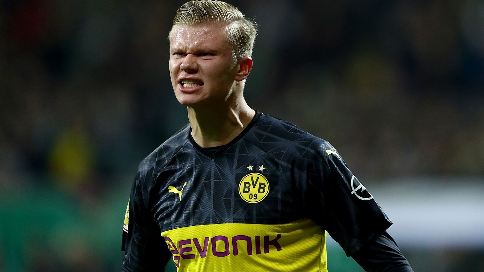
                <strong>Die Erfolge: Erling Haaland</strong><br>
                Noch ist der Trophäenschrank des 19-Jährigen recht überschaubar. 2019 wurde er zu Österreichs Fußballer des Jahres ausgezeichnet, zudem gewann er mit RB Salzburg in der Saison 2018/19 die Meisterschaft und wurde Cupsieger. Bei der U20-Weltmeisterschaft wurde er Torschützenkönig.
              