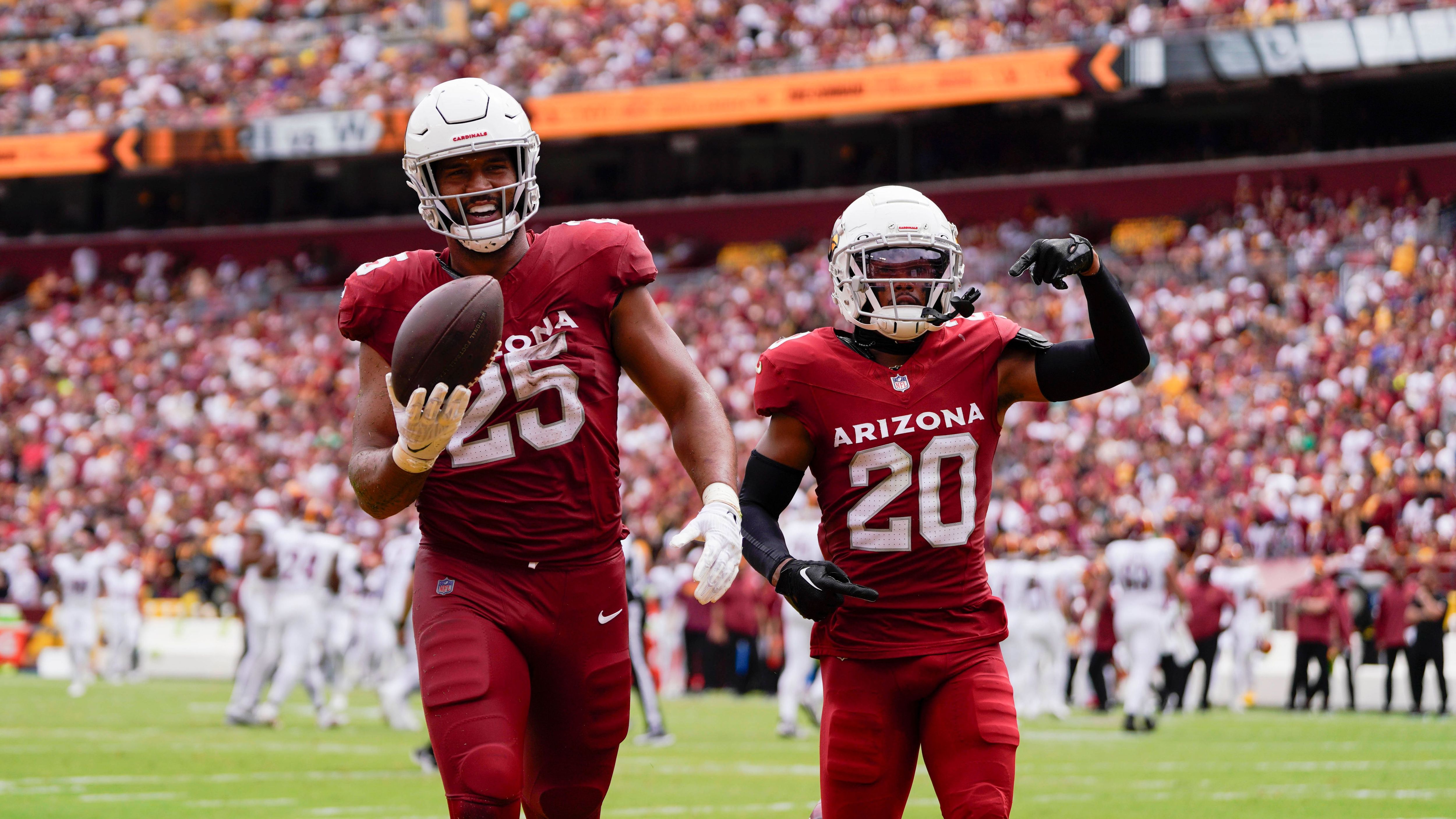 <strong>Platz 32: Arizona Cardinals<br></strong>Irgendein Team muss den Anfang machen und dieses Mal hat es die Cardinals erwischt. Die junge Defense hatte schon vergangene Saison viele Probleme, immerhin wurde in der Free Agency und besonders im Draft (allen voran Darius Robinson und Max Melton) nachgebessert. Entwickeln sich all die jungen Spieler schnell, geben die Cardinals die rote Laterne schon bald ab.