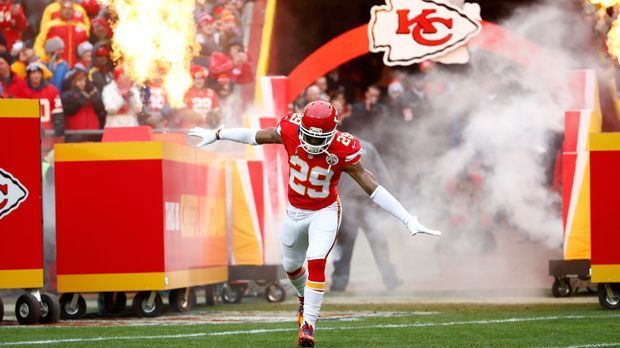 
                <strong>Kansas City Chiefs</strong><br>
                Platz 4: Kansas City Chiefs - Die Chiefs reiten auf der Welle weiter. Gegen Cleveland feierten sie den neunten Sieg am Stück. Sicherlich spielt der Spielplan mit den zuletzt im Tabellenkeller hängenden Teams eine Rolle. Dennoch steigt und steigt bei den Chiefs das Selbstvertrauen - trotz oder gerade wegen des knappen Sieges gegen die Browns.
              