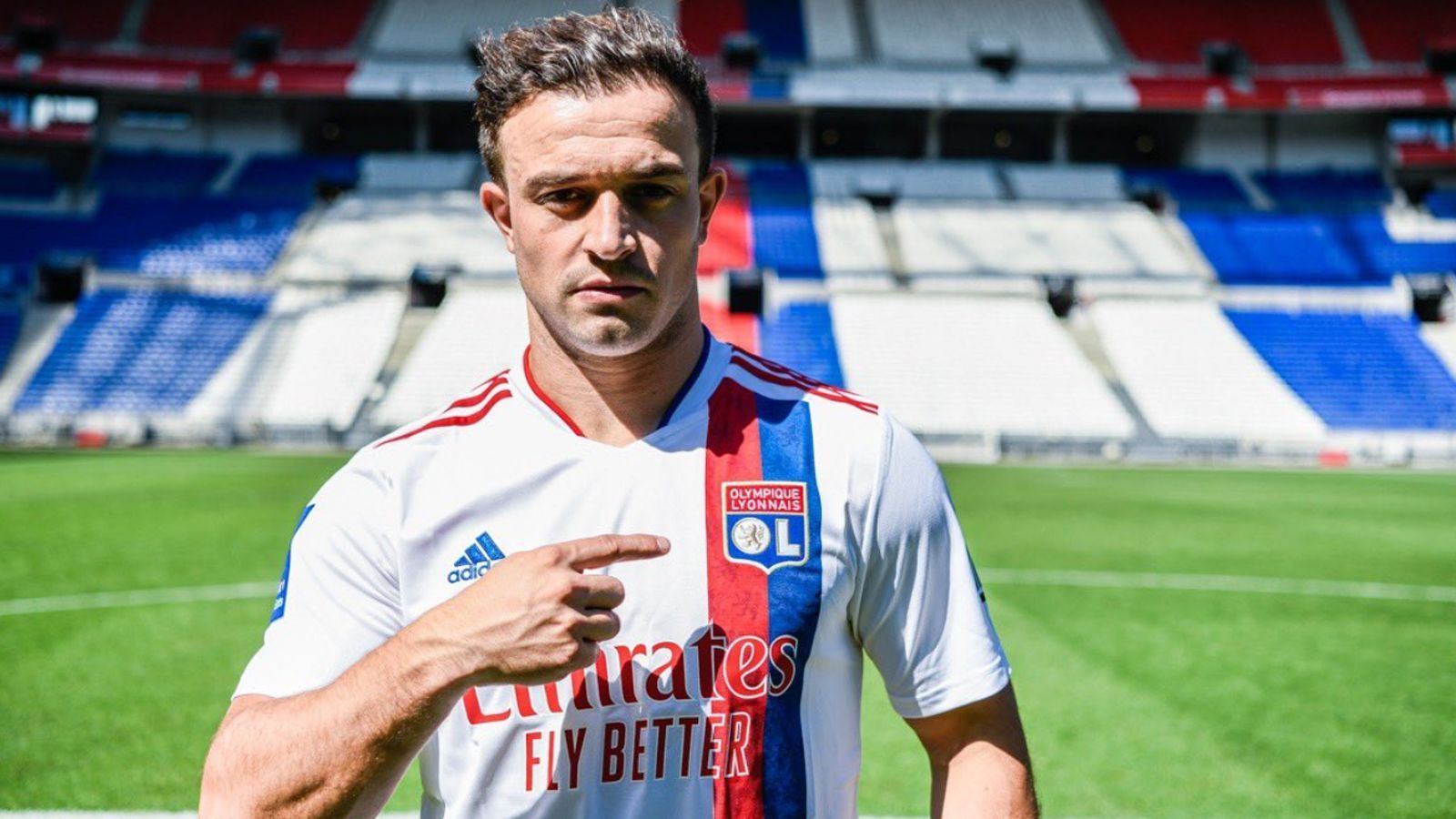 
                <strong>Xherdan Shaqiri (Olympique Lyon)</strong><br>
                Der Ligue-1-Klub Olympique Lyon hat die Verpflichtung des früheren Bayern-Profis Xherdan Shaqiri bekanntgegeben. Der Schweizer wechselt für bestätigte sechs Millionen Euro Ablöse vom FC Liverpool zu den Franzosen, zudem könnten noch weitere fünf Millionen Euro in Form von Bonuszahlungen obendrauf kommen. Shaqiri unterschrieb einen Vertrag bis 2024 bei Olympique Lyon, das seit dieser Saison von Ex-BVB- und -Leverkusen-Coach Peter Bosz trainiert wird. Bei Liverpool war der 29 Jahre alte Offensivspieler Shaqiri in der zurückliegenden Saison zumeist nur Ersatzspieler und sucht daher nun eine neue Herausforderung. 
              