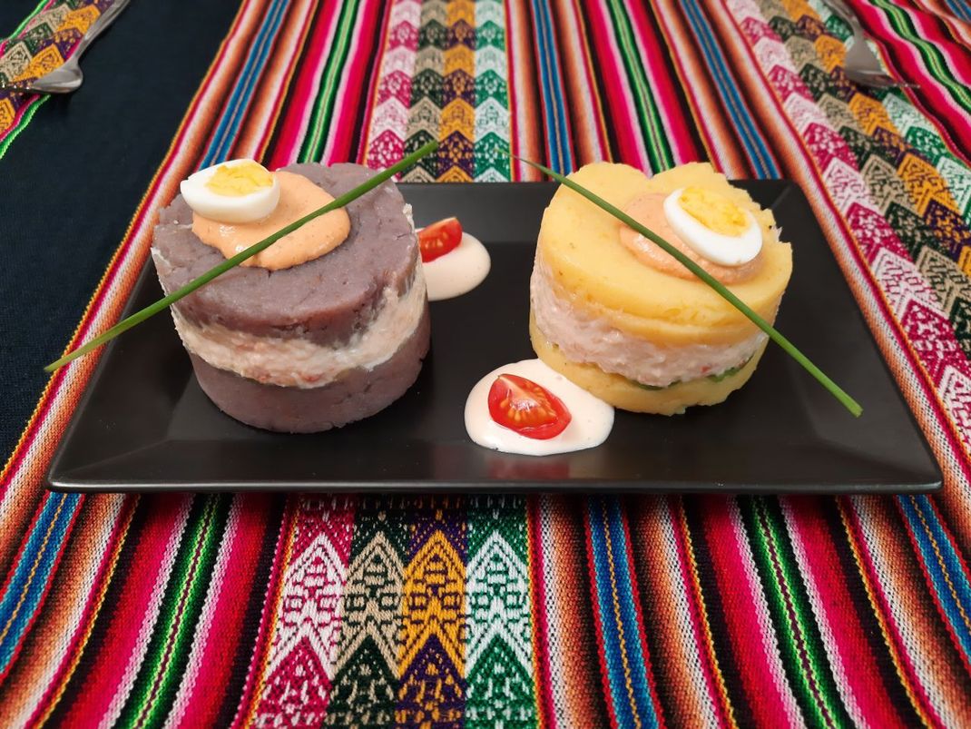 Causa rellena de cangrejo - so geht's.