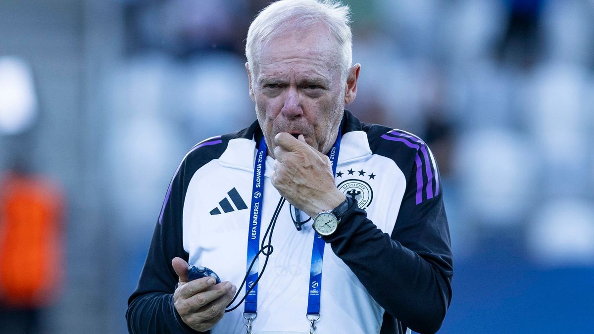 UEFA U21, U 21 Europameisterschaft, Halbfinale: Deutschland - Frankreich; 25.06.2025 Hermann Gerland bei der UEFA U21-Europameisterschaft vor dem Halbfinalspiel Deutschland - Frankreich, am 25.06.2...