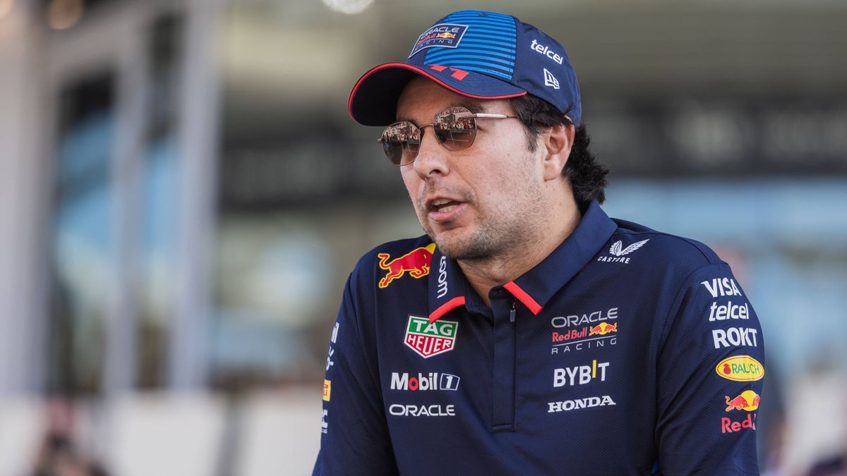 Yas Marina Circuit, Abu Dhabi, United Arab Emirates 8.December.2024; Sergio Perez of Mexico and Oracle Red Bull Racing during drivers parade Formula One Abu Dhabi GP PUBLICATIONxNOTxINxJPN (275664822)