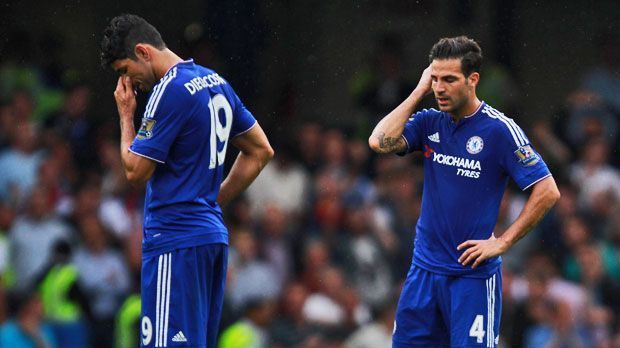 
                <strong>Schlechtester Saisonstart eines englischen Meisters</strong><br>
                Nach fünf Spielen in der Premier League steht Chelsea mit gerade einmal vier Punkten da. Tabellenplatz 17 ist zu jenem Zeitpunkt für die "Blues" die bittere Realität - so schlecht war zuvor noch nie ein englischer Meister in die folgende Premier-League-Saison gestartet.
              