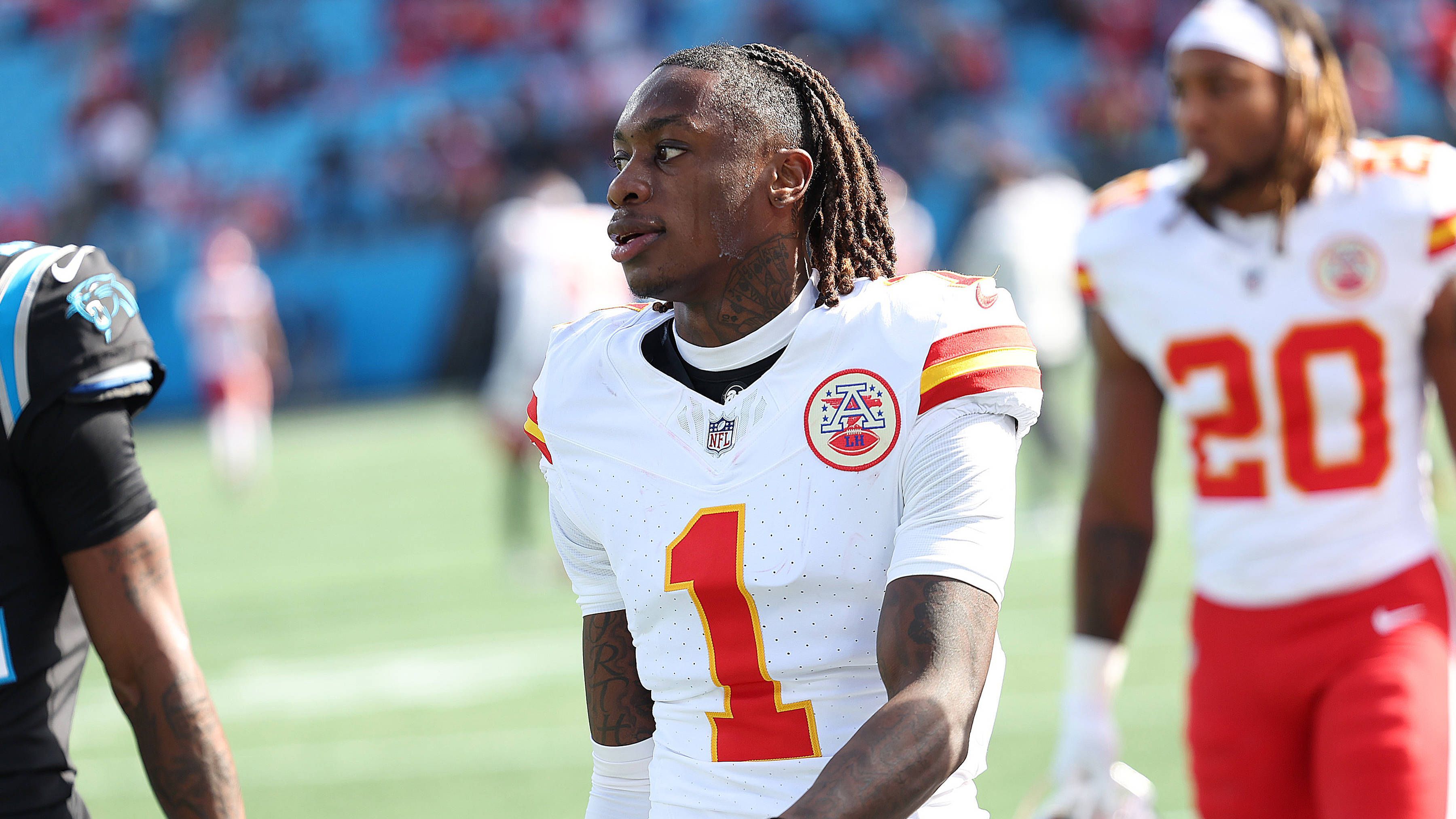 <em><strong>Xavier Worthy (Kansas City Chiefs)</strong><br>Wegen des unglücklichen Zusammenpralls mit seinem eigenen Tight End Travis Kelce im Auftaktspiel verpasst Xavier Worthy eine weitere Partie. Wie die Chiefs bekanntgaben, laboriert der Wide Receiver noch immer an einer ausgekugelten Schulter und fehlt dem Team am 3. Spieltag im Sunday Night Game bei den New York Giants. Wie Coach Andy Reid andeutete, rückt ein Comeback des 22-Jährigen allerdings näher.</em>