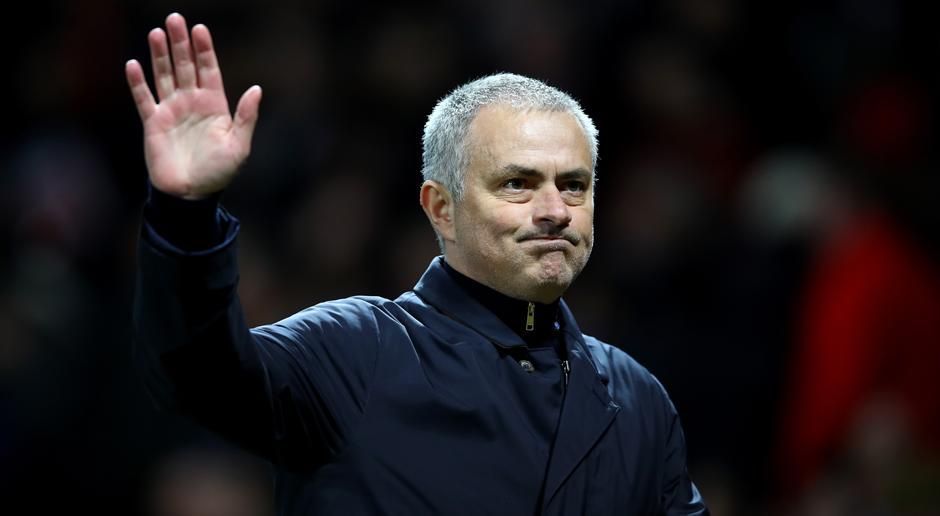 
                <strong>Jose Mourinho</strong><br>
                Platz 9: Jose Mourinho - 54 Siege, 25 Unentschieden, 21 Niederlagen
              