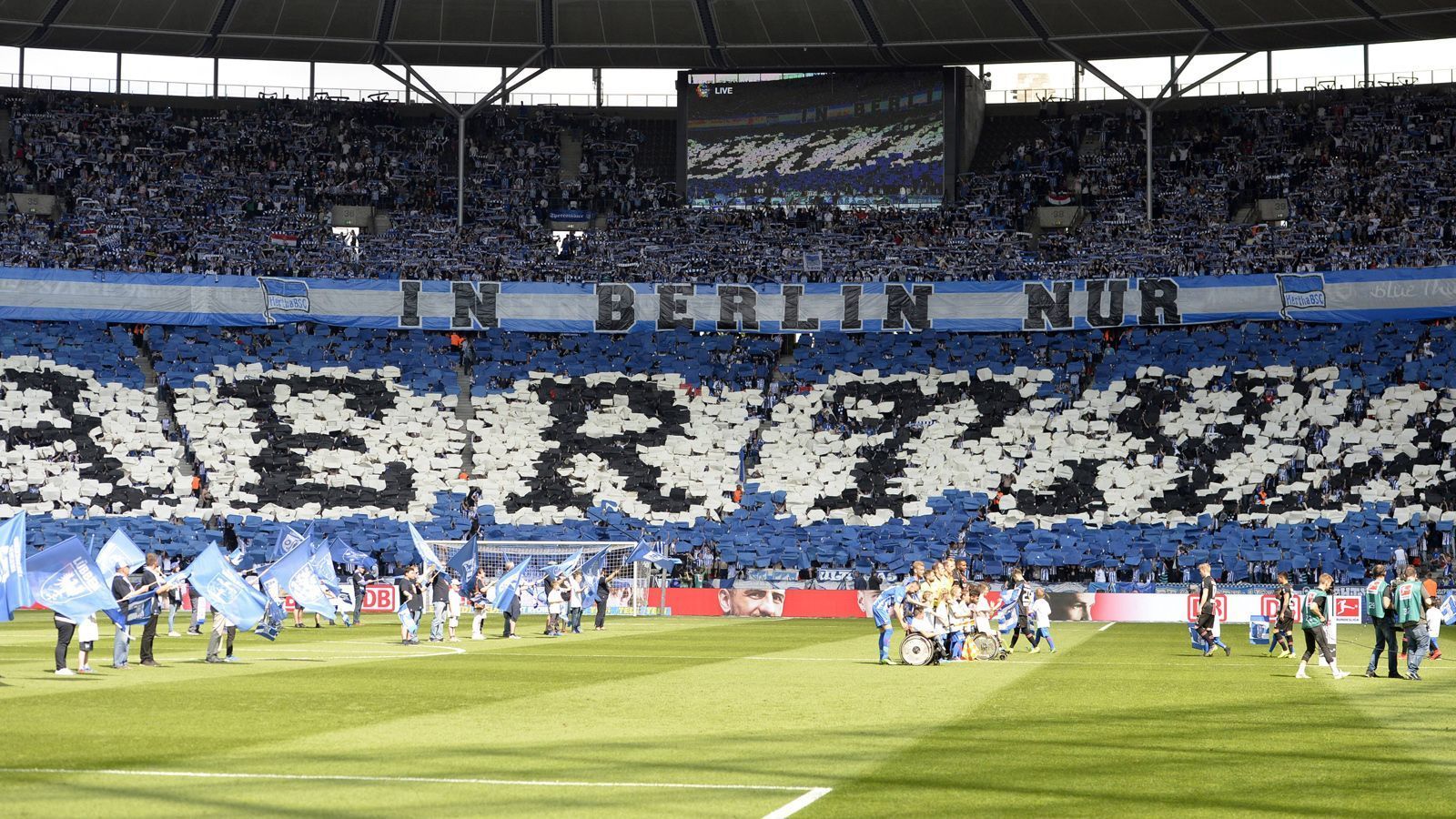 
                <strong>Hertha BSC</strong><br>
                Vereinshymne: "Nur nach Hause" (Frank Zander)
              