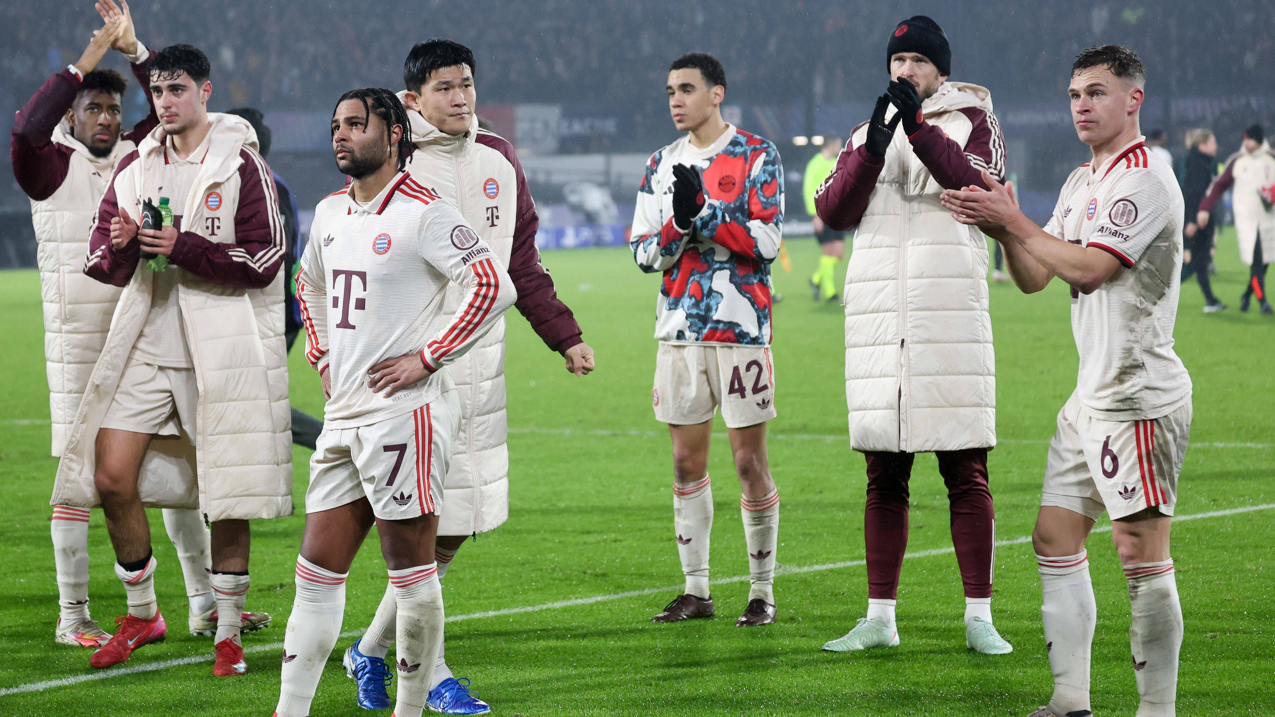 <strong>Die peinlichsten und höchsten Niederlagen des FC Bayern</strong><br>Das 0:3 bei Feyenoord Rotterdam am 7. Spieltag der Champions League war für den FC Bayern eine peinliche Pleite. Die Niederlage bei den Niederländern reiht sich in eine illustre Liste von Pleiten ein, die der deutsche Rekordmeister schon über sich ergehen lassen musste. <em><strong>ran</strong></em> zeigt die deutlichsten und peinlichsten seit einer gewissen Pokal-Blamage im Sommer 1994. (Stand: 22. Januar 2025).