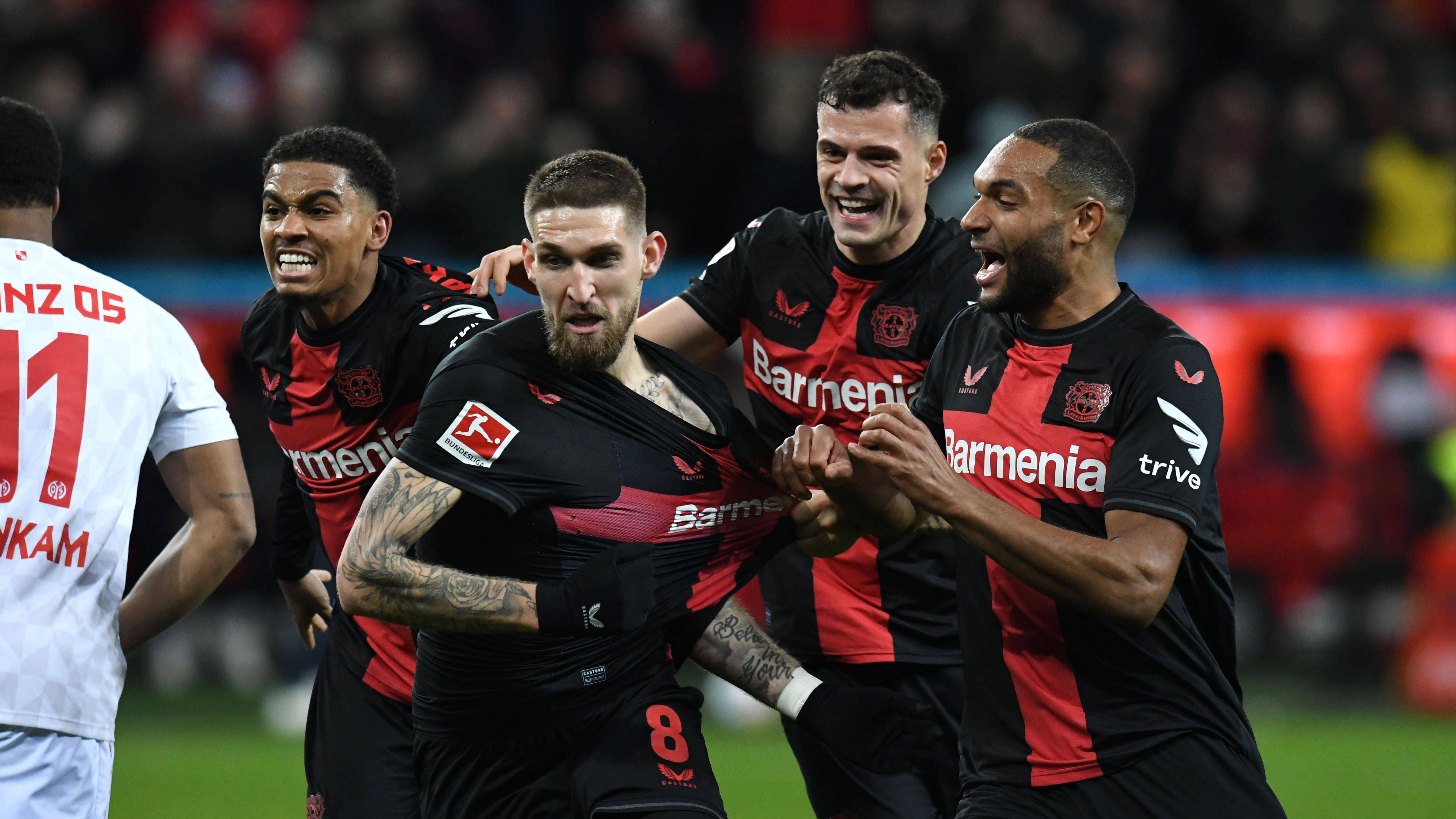 <strong>Linebacker: Robert Andrich, Granit Xhaka und Jonathan Tah (Bayer Leverkusen)<br></strong>Das Leverkusener Dreigespann bildet das Herz der Defensive! Wenn Robert Andrich, Granit Xhaka oder Jonathan Tah in den Zweikampf gehen, dann kracht's. Genau diese Mentalität benötigen wir für unsere Defensive.&nbsp;