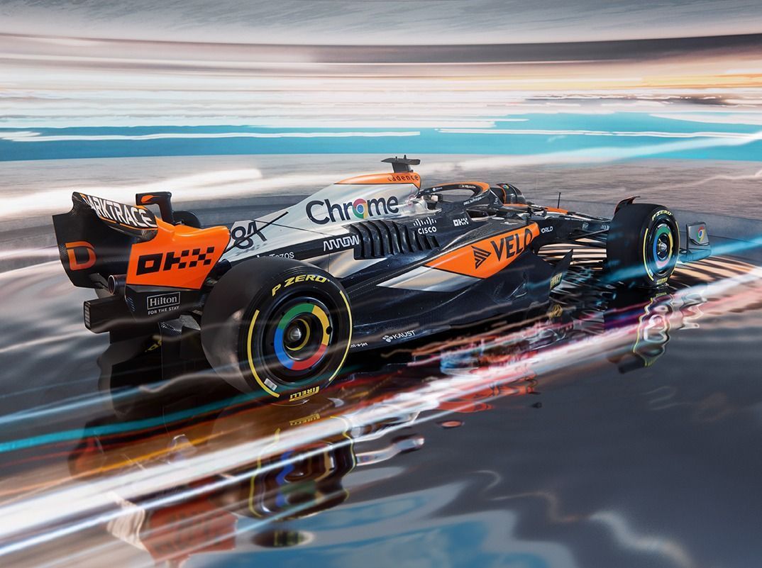 Speziallackierung in Silverstone McLaren in Chromfarben