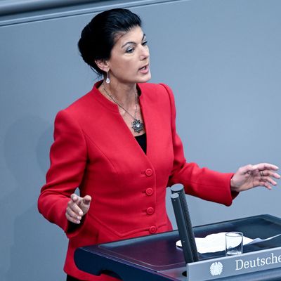 Wagenknecht für sachlichen Umgang mit der AfD
