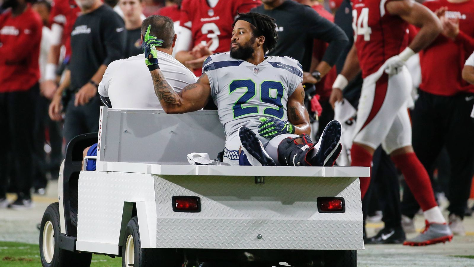 
                <strong>Das endgültige Aus der "Legion of Boom"</strong><br>
                Die "Legion of Boom" wurde mittlerweile komplett aufgelöst. Die einst legendäre Secondary der Seahawks hat nun auch Earl Thomas III und Kam Chancellor verloren. Earl Thomas unterschrieb einen Vierjahresvertrag bei den Baltimore Ravens und wird dafür 55 Millionen Dollar kassieren. Mit der "LoB" konnten die Seahawks den Super Bowl 48 gegen die Denver Broncos gewinnen und ließen dabei nur acht Punkte zu. 
              