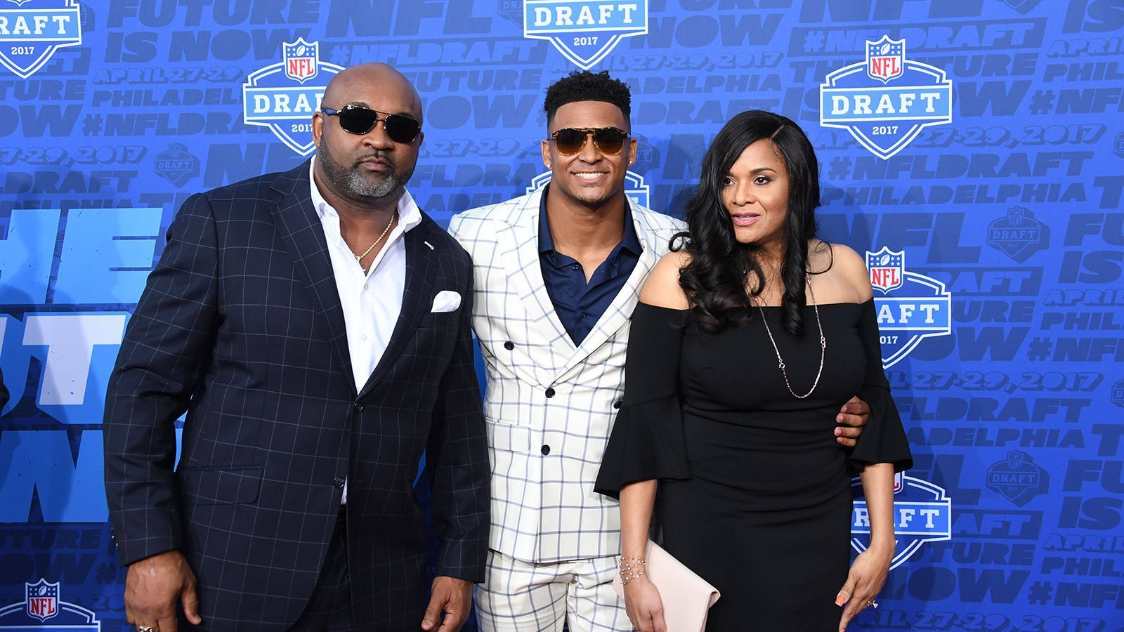 <strong>Jamal Adams (Safety, Free Agent)</strong><br>
                Running Back George Adams (l.) war eine Erstrundenauswahl im NFL Draft 1985. Seine Begeisterung für den Football gab er an seinen Sohn Jamal weiter - und auch er wurde in der ersten Runde gepickt. Die New York Jets wählten den Safety an insgesamt sechster Stelle. Zwischen 2020 und 2023 spielte er für die Seattle Seahawks. Zuletzt lief er für die Detroit Lions auf.