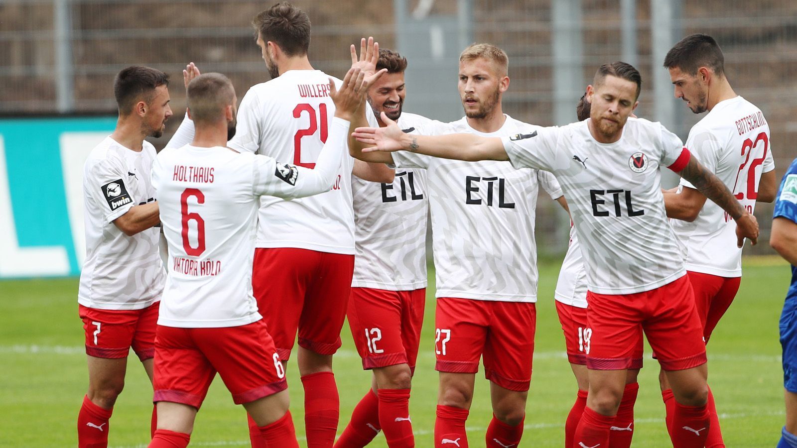 
                <strong>Platz 20: Viktoria Köln</strong><br>
                Verkaufte Dauerkarten für die Saison 2019/20: 290
              