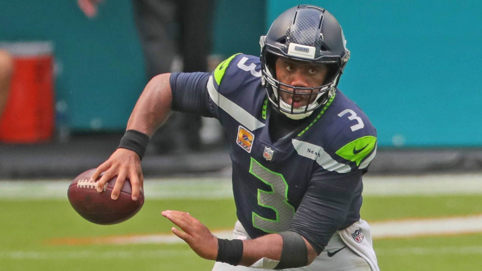 
                <strong>Week 4: Wilson auf Augenhöhe mit Manning</strong><br>
                Seattle Seahawks-Quarterback Russell Wilson ist weiterhin in MVP-Form. Beim 31:23-Sieg über die Miami Dolphins warf Wilson bereits seinen 16. Touchdown-Pass in dieser Saison. Diesen Wert erreichte bislang nur Quarterback-Legende Peyton Manning im Jahr 2013 nach vier Spielen. 
              