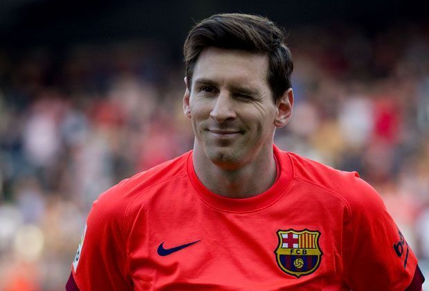 
                <strong>Sturm: Lionel Messi</strong><br>
                Auch der überragende Spieler der vergangenen Jahre findet einen Platz in der Top 11 von Italiens Nationaltorhüter: "Wenn er bei 100 Prozent ist, dann kannst du vergessen gegen ihn zu spielen. Es ist einfach ein Wunder ihm zuzugucken und zu sehen, was er kann". 
              