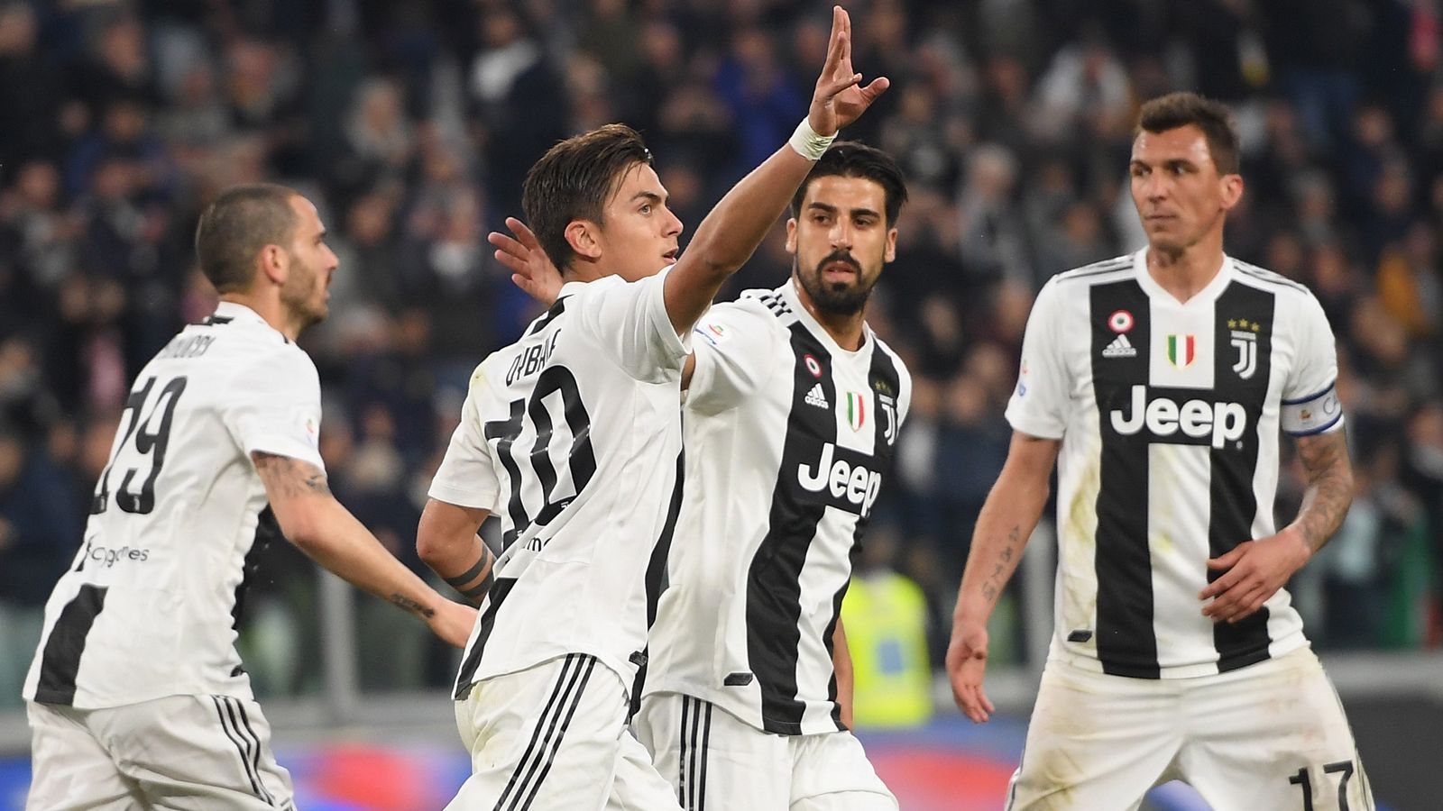 
                <strong>Platz 4: Juventus Turin</strong><br>
                Für Juventus Turin schien nach der 0:2-Niederlage im Achtelfinal-Hinspiel gegen Atletico Madrid bereits schon alles gelaufen zu sein. Doch die "Alte Dame" setzte sich letztlich im Vergleich der beiden wohl besten Defensiv-Formationen Europas auf höchst imponierende Art durch. In der Serie A kann Juve nach drei Siegen in Serie kommendes Wochenende bereits schon den vorzeitigen Meistertitel perfekt machen. Trotz des womöglich verletzungsbedingten Ausfalls von Cristiano Ronaldo geht Italiens Serienmeister als leichter Favorit in das Duell mit Ajax - auch wegen der bestechenden Form von Youngster Moise Kean.
              