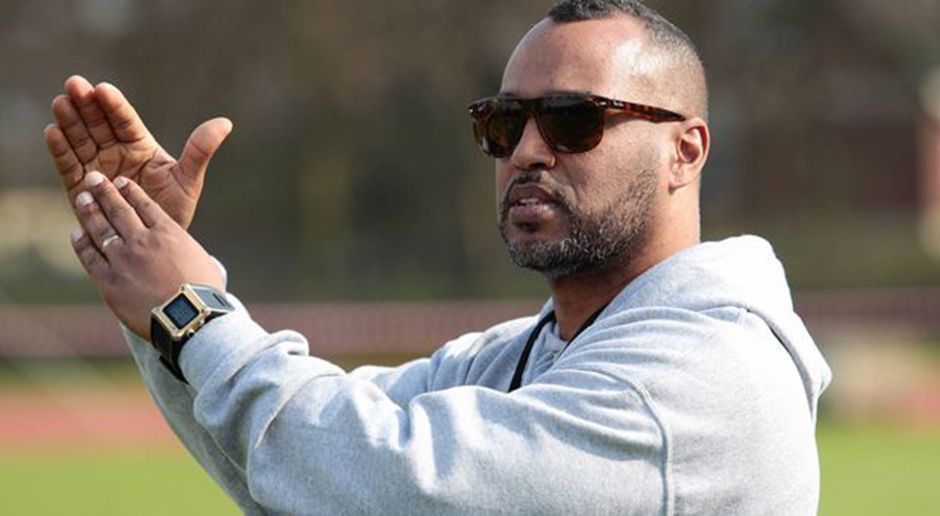 
                <strong>Gewinner: Patrick Esume (ran-NFL)</strong><br>
                Das Orakel Esume hat wieder zugeschlagen. Der Coach sagte nicht nur eine Klatsche für die Packers voraus, er tippte auch auf einen Sieg der Patriots. Bereits vor der Divisional Round zeigte unser ran-NFL-Experte, dass er das richtige Näschen hat und tippte auf einen knappen Packers-Sieg bei den Cowboys.
              