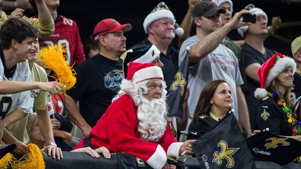 
                <strong>Gewinner: Fans in New Orleans</strong><br>
                Es ist das Spektakel des 65. Spieltags: Die Detroit Lions zu Gast bei den New Orleans Saints. Und die Fans im Mercedes-Benz Superdome bekommen alles - oder fast alles - für ihr Geld geboten. 90 Punkte, Fumble-Recovery-Touchdown, vier Interception-Return-Touchdown, ein Punt-Return-Touchdown und und und ...
              