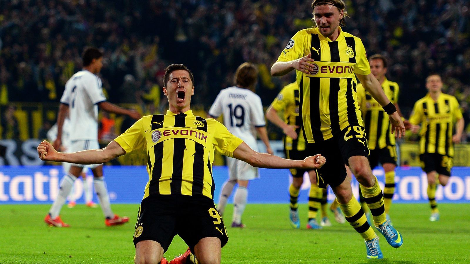 
                <strong>Robert Lewandowski (Borussia Dortmund)</strong><br>
                Vier Tore gegen Real Madrid (24. April 2013)Endergebnis: 4:1 für Borussia Dortmund
              