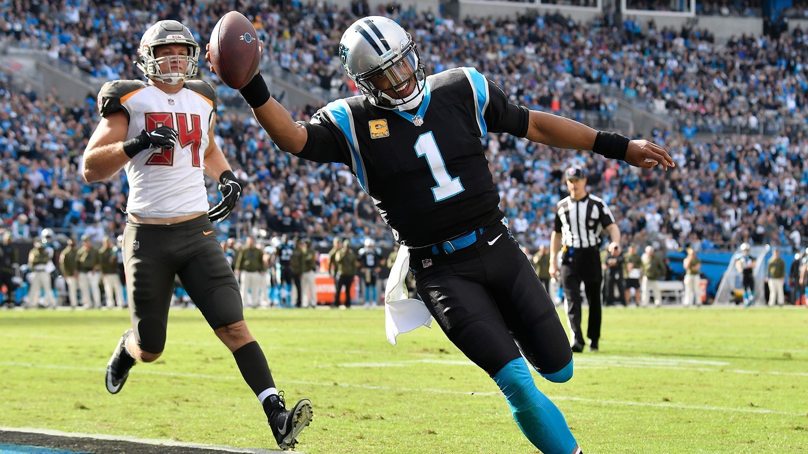 <strong>Platz 3: Cam Newton</strong><br>Rushing Yards: 5.631<br>In der NFL aktiv: 2011 - 2021 (seit der Saison 2022 Free Agent, Karriereende noch nicht offiziell verkündet)<br>Teams: Carolina Panthers, New England Patriots