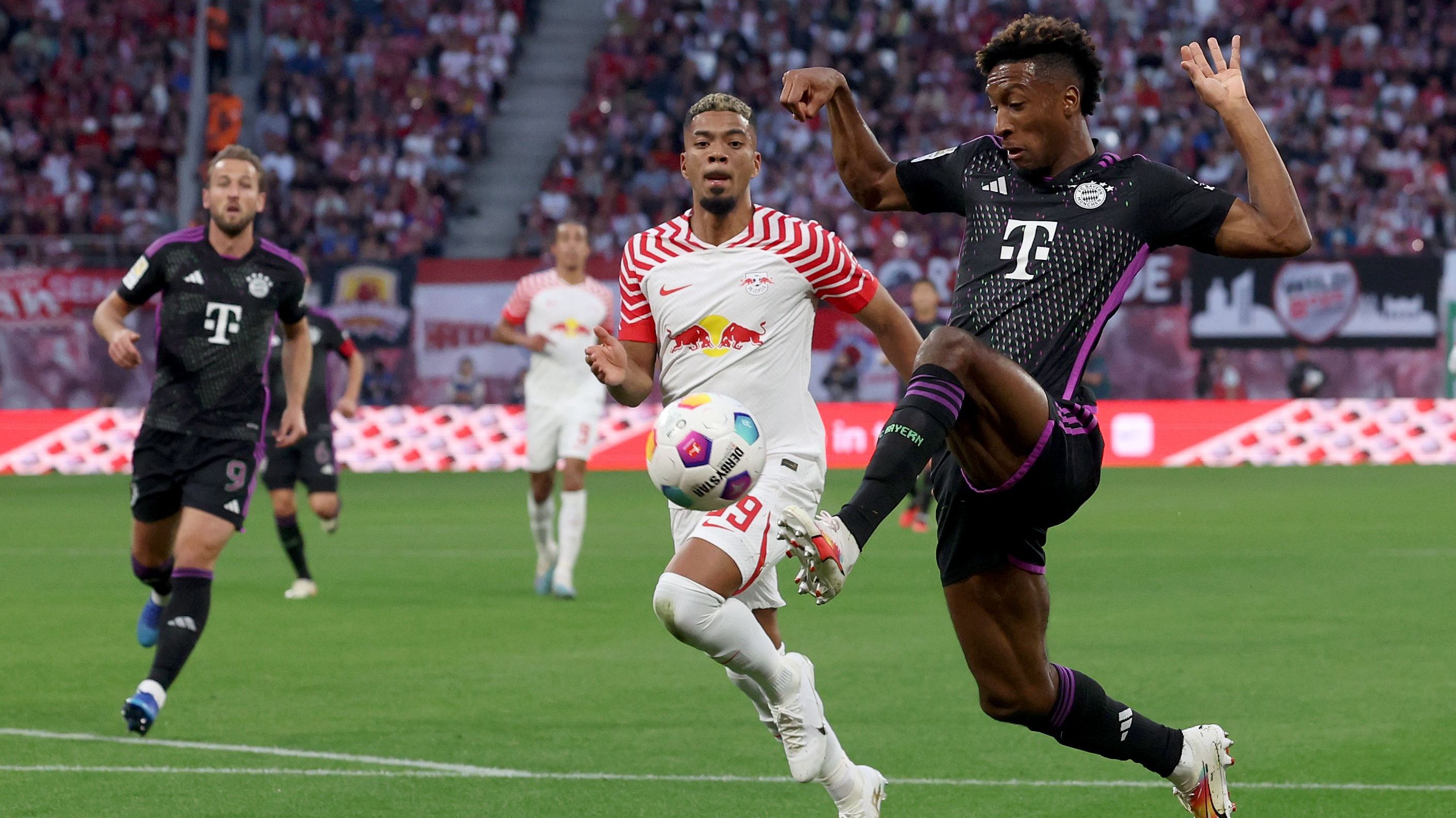 <strong>Kingsley Coman</strong><br>Coman ist sehr bemüht, über die linke Seite Chancen zu kreieren, findet aber gegen die disziplinierte Verteidigung von RB Leipzig kaum Lösungen. In derersten Halbzeit bekommt er lediglich einen Abschluss zustande, wird dann ausgewechselt. <strong>ran-Note: 4</strong>