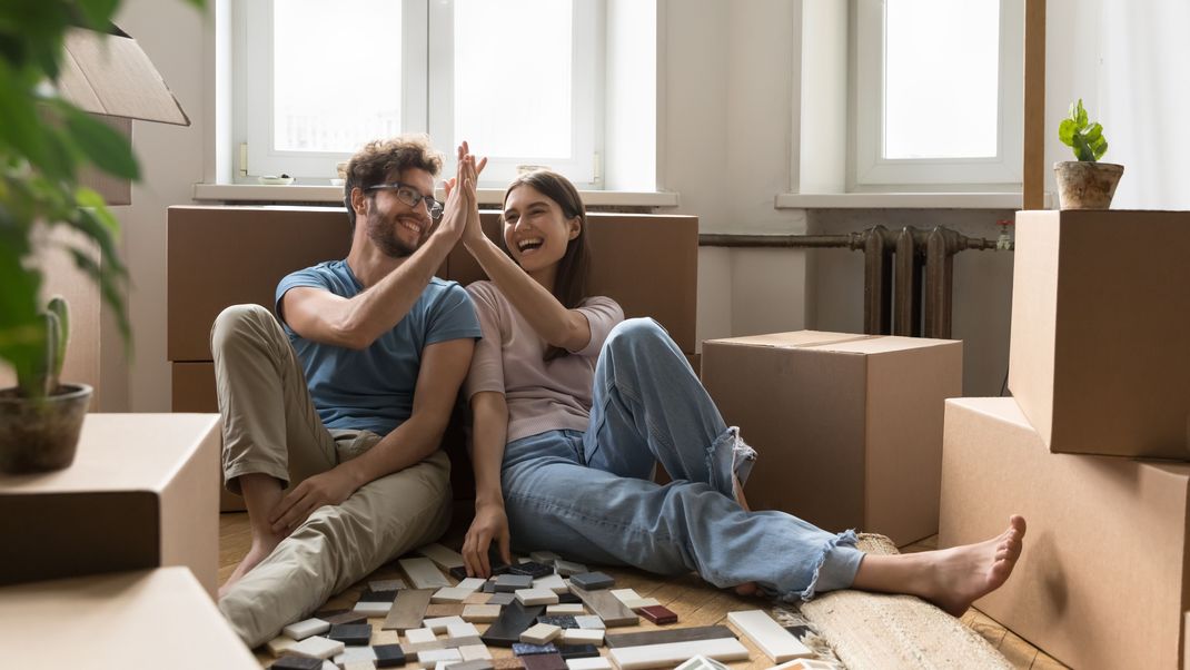 Für viele Paare ist die erste gemeinsame Wohnung ein Meilenstein ihrer Beziehung.