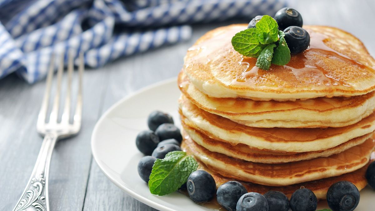 Pancakes with fresh berries