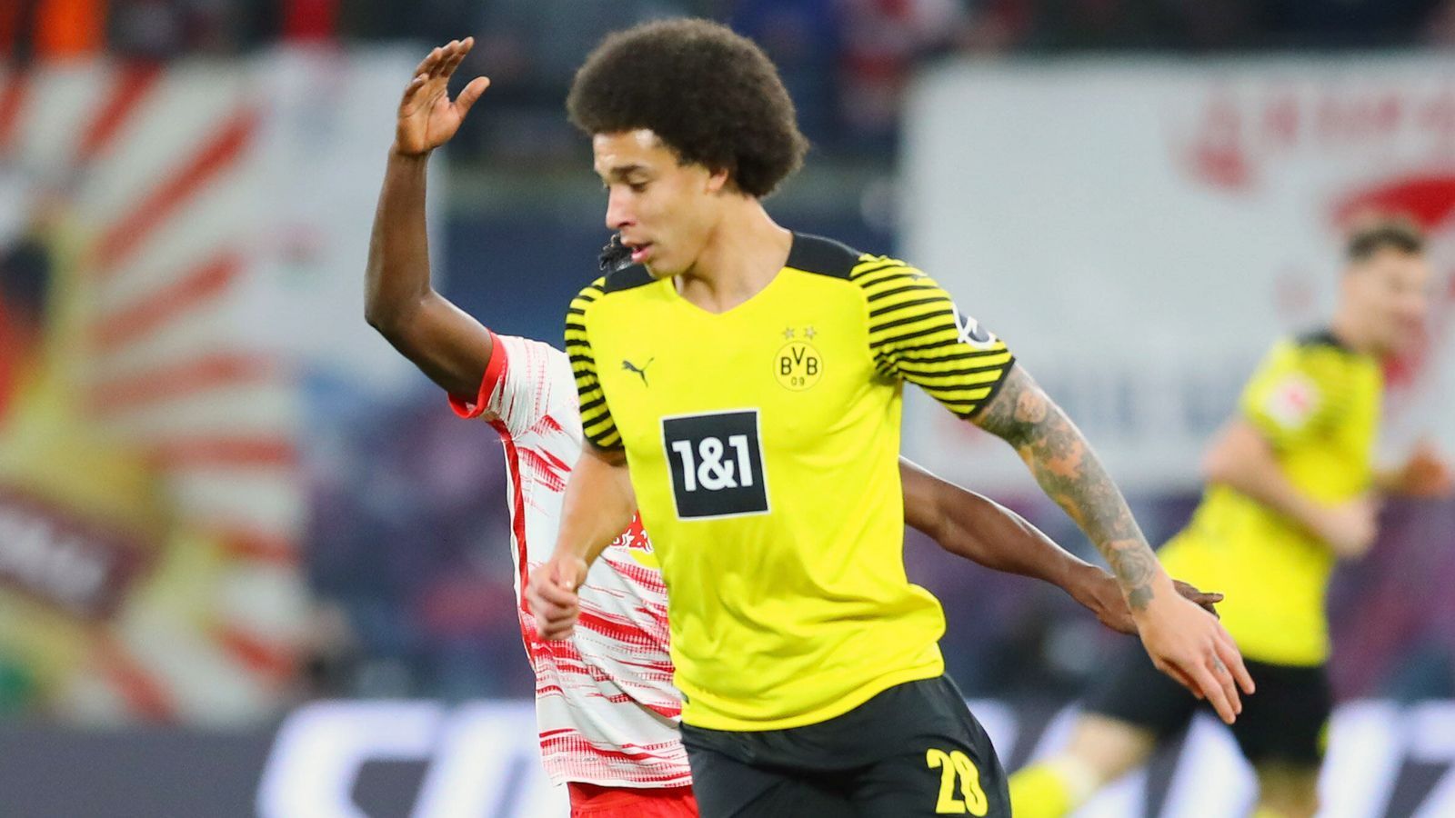 
                <strong>Axel Witsel</strong><br>
                Wird seiner Aufgabe als Taktgeber im defensiven Mittelfeld in der ersten Hälfte nicht gerecht. Im Zweikampf zu harmlos und im Großen und Ganzen einfach zu unauffällig. Auch nach der Pause meist ohne Auftrag. In der 86. Minute für Zagadou ausgewechselt. ran-Note: 5
              