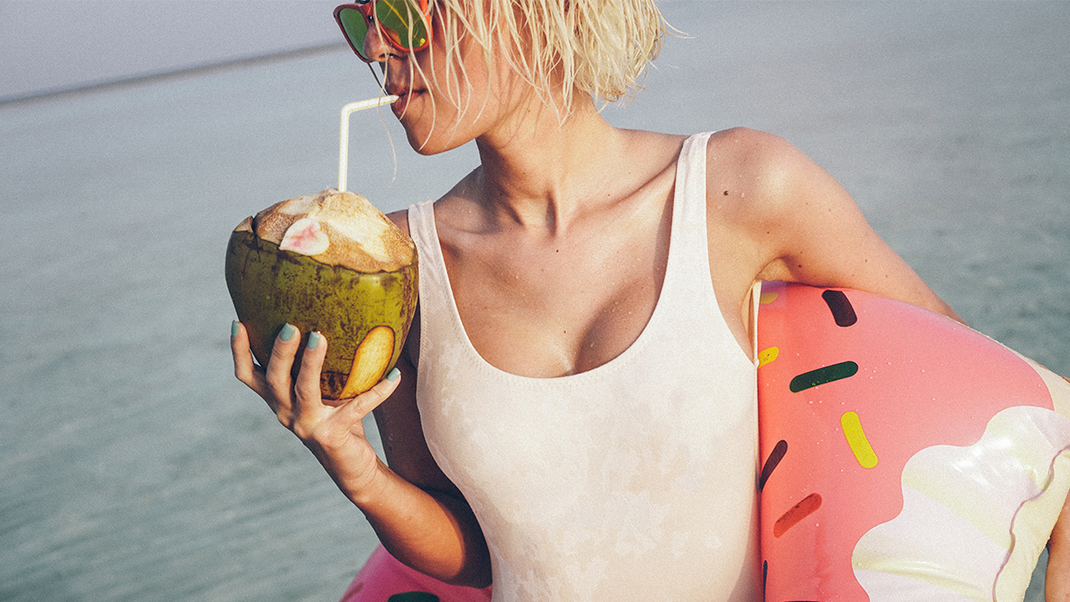 Wir berichten über die Kokosnuss und verraten euch, warum Kokosnussöl unser Beauty-Wundermittel Nummer eins ist – denn die Nuss ist nicht nur lecker, sondern auch gesund!