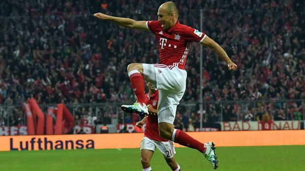 
                <strong>Arjen Robben</strong><br>
                Arjen Robben: Der Niederländer erlebte ein Traum-Comeback, genau 200 Tage nach seinem bislang letzten Bayern-Pflichtspiel. Er markierte als Joker in der 72. Minute das 3:0 für den Rekordmeister. Robben zeigte einmal mehr, dass er verletzungsfrei und Form immer noch einer der besten Rechtsaußen der Welt ist. ran-Note: 2
              