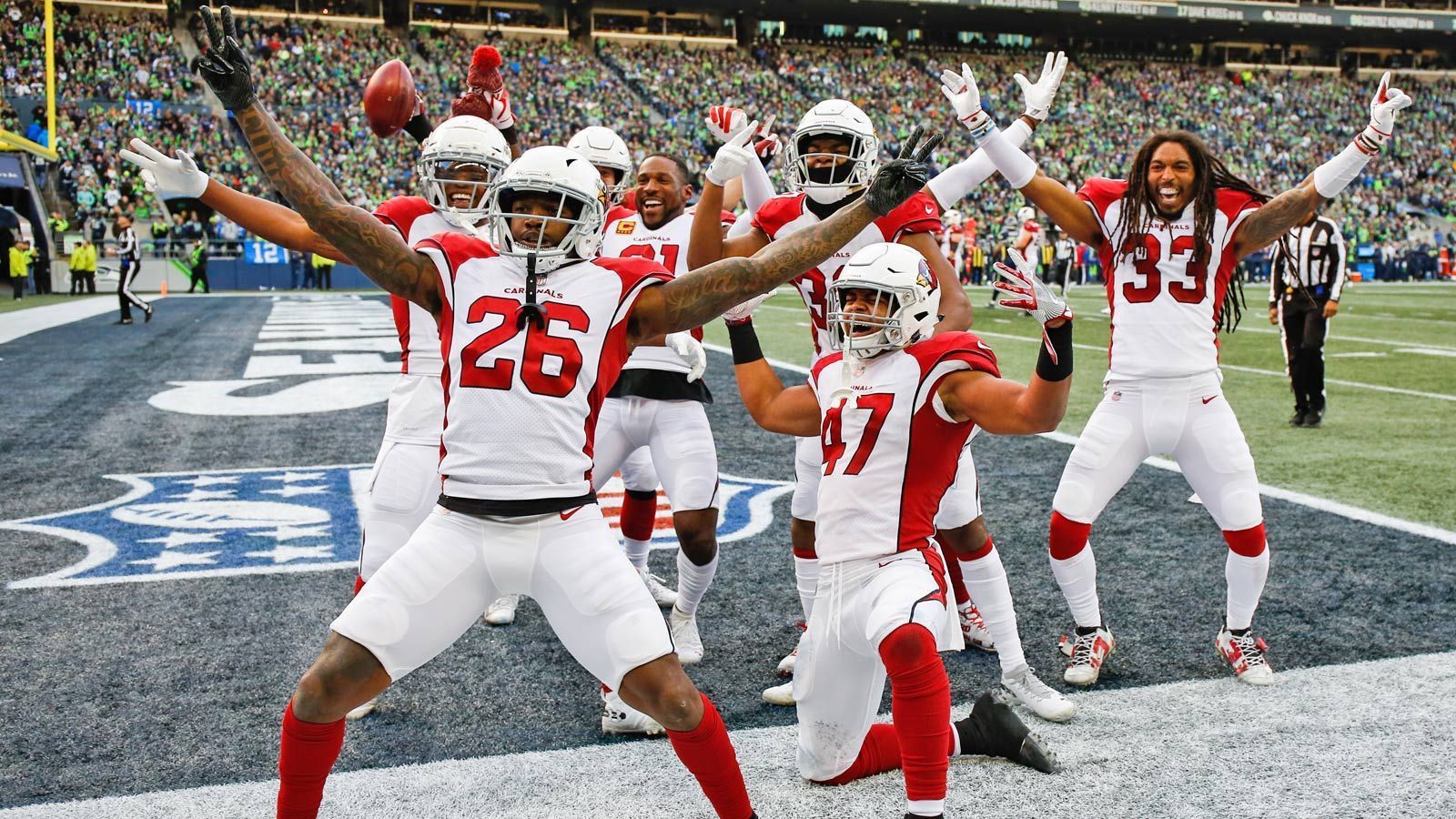 
                <strong>GEWINNER: Arizona Cardinals</strong><br>
                Sicher, die Saison 2018 ist für die Cardinals eine zum Vergessen. Doch die abschließende 24:27-Niederlage hatte zumindest einen positiven Nebeneffekt: Damit hat das Team den ersten Draft-Pick 2019 sicher!
              